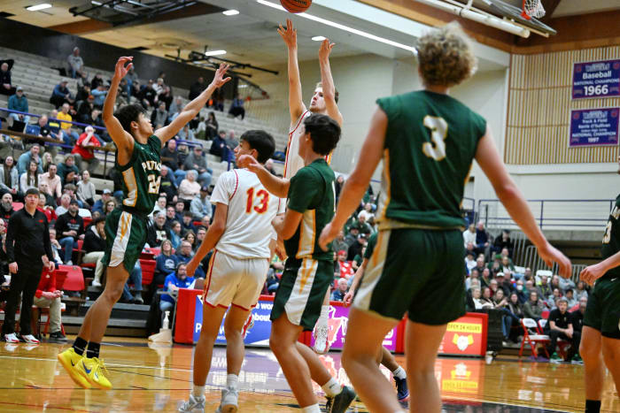 a Putnam North Eugene 5A Oregon boys basketball quarterfinal 2024 Leon Neuschwander 44